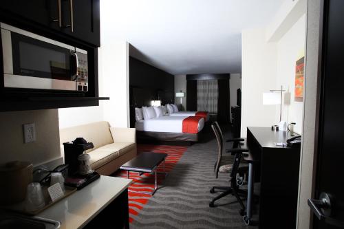 Holiday Inn Express & Suites Monroe, an IHG Hotel