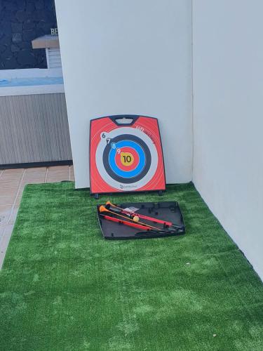 FUN FAMILY VILLA-CRAZY GOLF COURSE-HEATED POOL-COCKTAIL BAR-JACUZZI-GAMES ROOM-WIFI &UK TV
