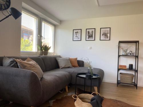 ☆FEWO ALTES KINO - MODERN - QUIET - 65M² - TV - NETFLIX - WLAN☆