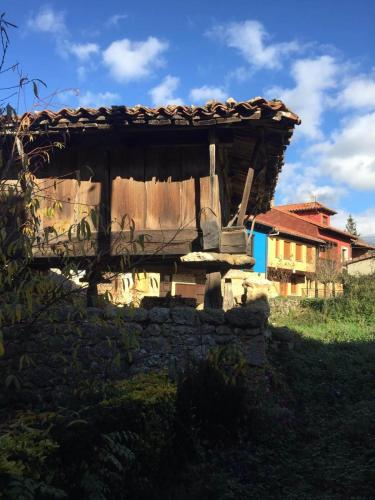 Vaade, El Balcon del Horreo in Pilona