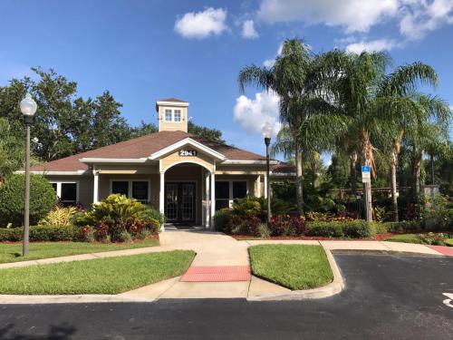 Lucaya Village Resort By Viva Homes Intl - image 6