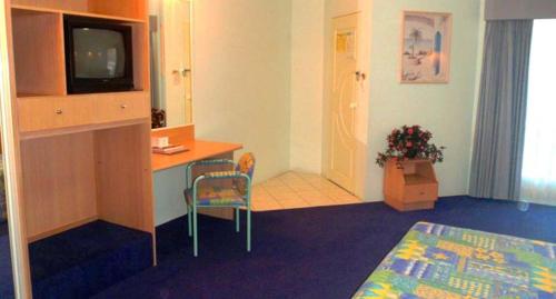 room detail thumbnail 2