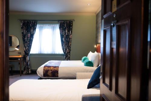 Innkeeper's Lodge Harrogate - West  Beckwith Knowle - image 13