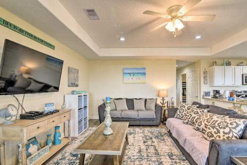 Private Beach Access: Coastal Freeport Home! in San Luis Island (TX)