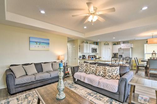 Private Beach Access: Coastal Freeport Home! in San Luis Island (TX)