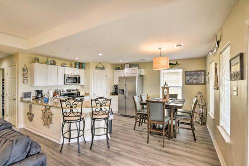 Private Beach Access: Coastal Freeport Home! in San Luis Island (TX)