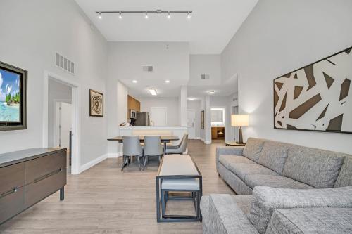 3 bedroom at The Grove Resort (2111) - image 7