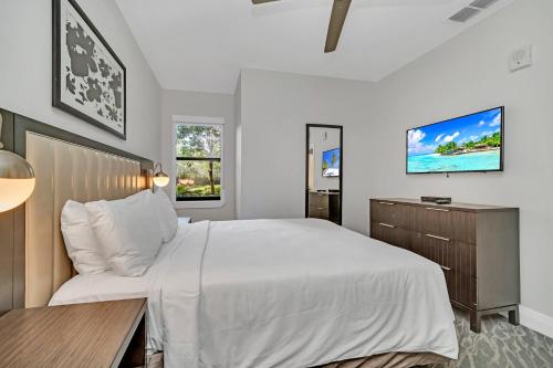 3 bedroom at The Grove Resort (2111) - image 11