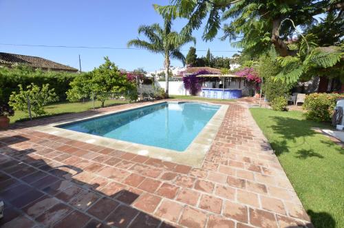 Maravillosa villa privada con piscina y gran jardín in Taramay
