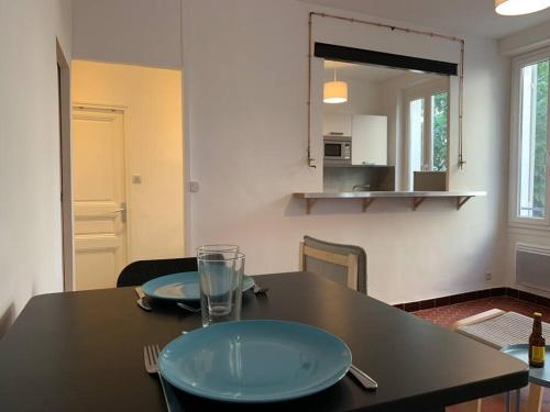 Palais Longchamps, T2 cote cour