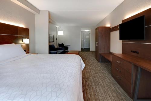 Holiday Inn Express Hotel & Suites Smyrna-Nashville Area by IHG in Smyrna, USA