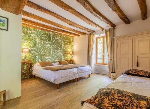 3 twin beds