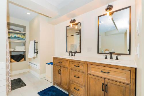 Remodeled 2-Bedroom Unit in Fremont w/ Luxe Bathrooms