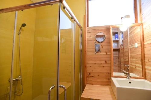 Porto Pim Bay - image 9