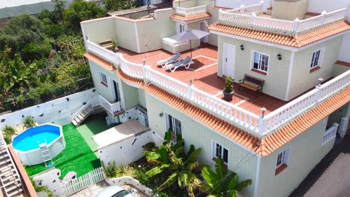 MARAVILLOSA CASA CON PISCINA, VISTAS, BBK, PARKING gîte à louer La Victoria de Acentejo