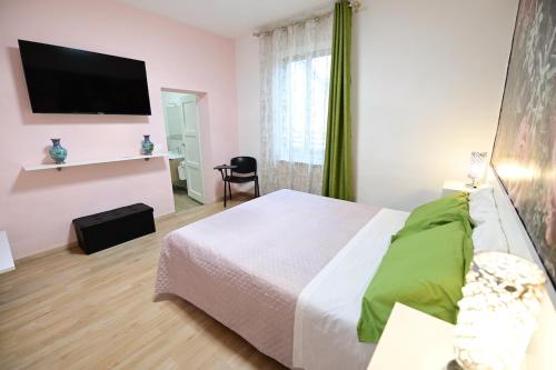 1 queen bed