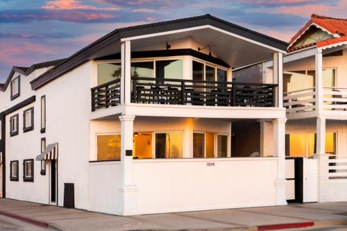 NB Breaking Waves Beauty I & II - SLP13891 & SLP13892 in Newport Beach, USA