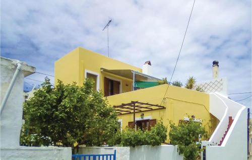  Beautiful home in Heraklio Perfecture with 2 Bedrooms and WiFi in Smárion