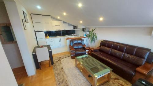 Кухня, Apartment Perla in Приштина