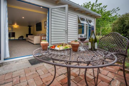 Duša, Matagouri Cottage - Port Levy Holiday Home in Diamond Harbour