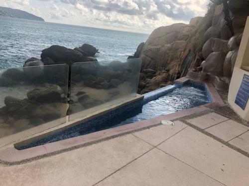 Suite privada con playa en zona dorada Acapulco