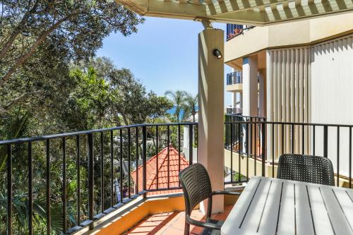 Seaside apartment minutes from Sunshine Beach