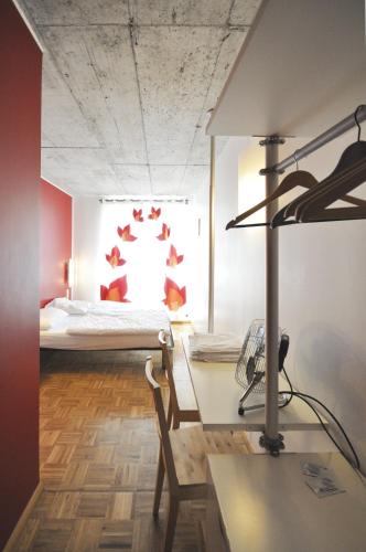 Double Room image 2