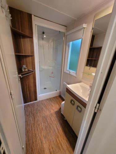 Bathroom, Camping Le Brochet in Peronne