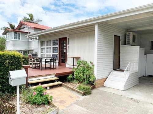 The Beach Cottage! Bribie Island