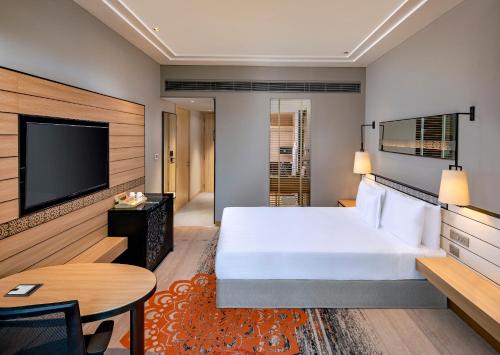 Deluxe Double Room image 2