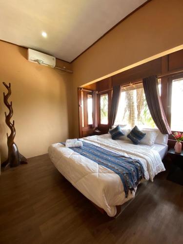 BIG K HOSTEL Room Type - Deluxe Queen Room