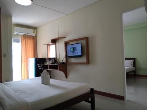 room detail thumbnail 1