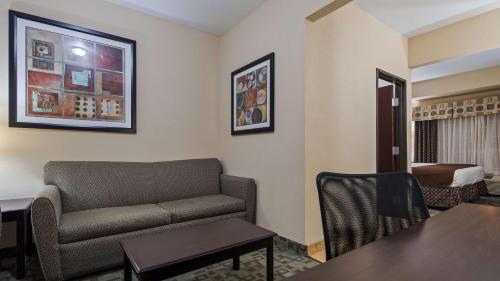 Best Western Plus Eastgate Inn & Suites