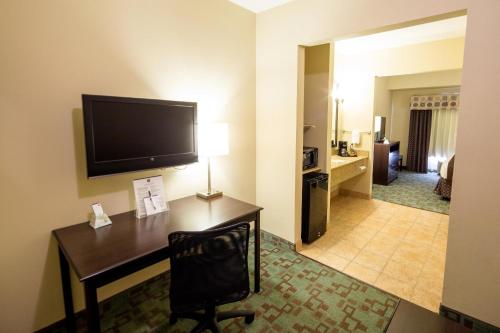 Best Western Plus Eastgate Inn & Suites