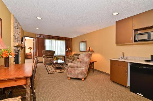 Best Western Plus Kelly Inn & Suites