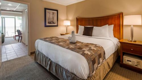 Best Western PLUS - Grand Strand Inn & Suites - image 11