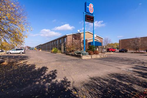 Motel 6-Eau Claire, WI