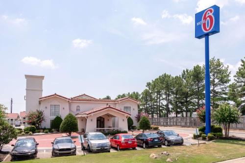 Motel 6-North Little Rock, AR - McCain