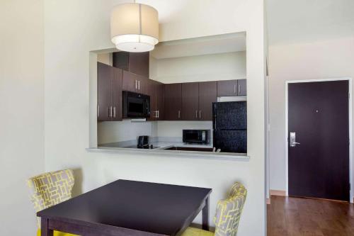 La Quinta by Wyndham McAllen Convention Center - main image