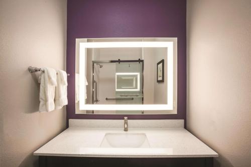 La Quinta by Wyndham Lubbock South - image 7