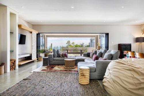 Solar-powered Mountain Retreat With Natural Pool - Cape Town