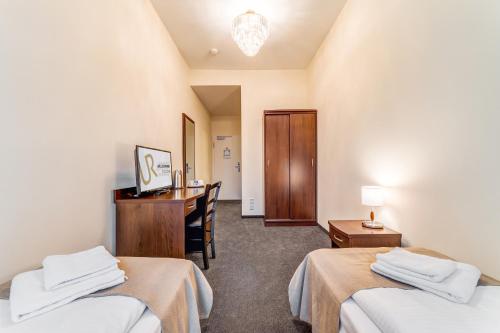 Upper Room Hotel Kurfürstendamm - image 11