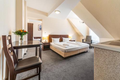 Upper Room Hotel Kurfürstendamm - image 10