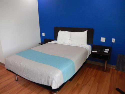 Knights Inn Houston – Houston, TX