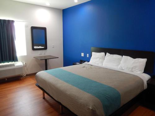 Knights Inn Houston – Houston, TX