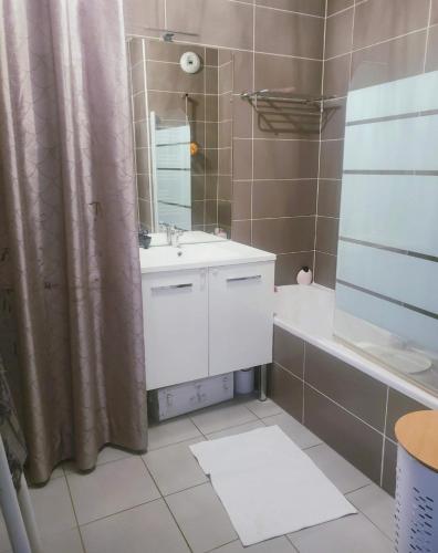 Lovely 2-Bed Apartment with terrace near Geneva