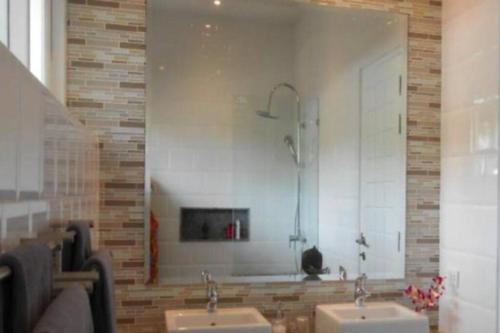2 Bedroom Pool Villa - 5 mins walk to beach