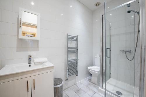 Mayfair Apartments - image 11