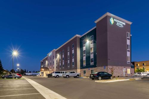 WoodSpring Suites Bakersfield Airport