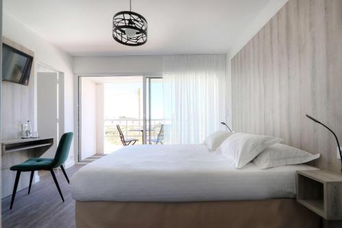 2 bedrooms, 3 beds
